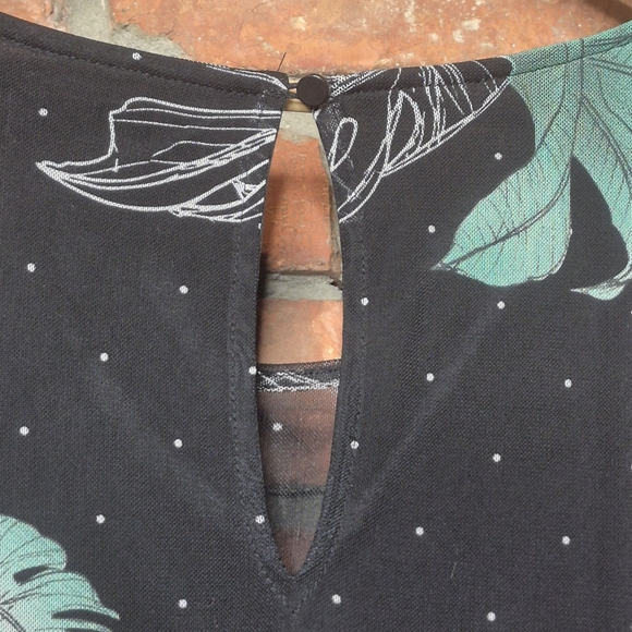 Love & Legend Botanical Maxi Dress – 2X – Lined – Sheer Sleeves - Picture 7 of 10